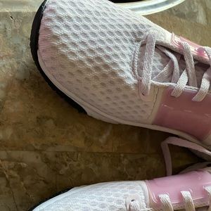 Nike sneaker- brand new pink & white
